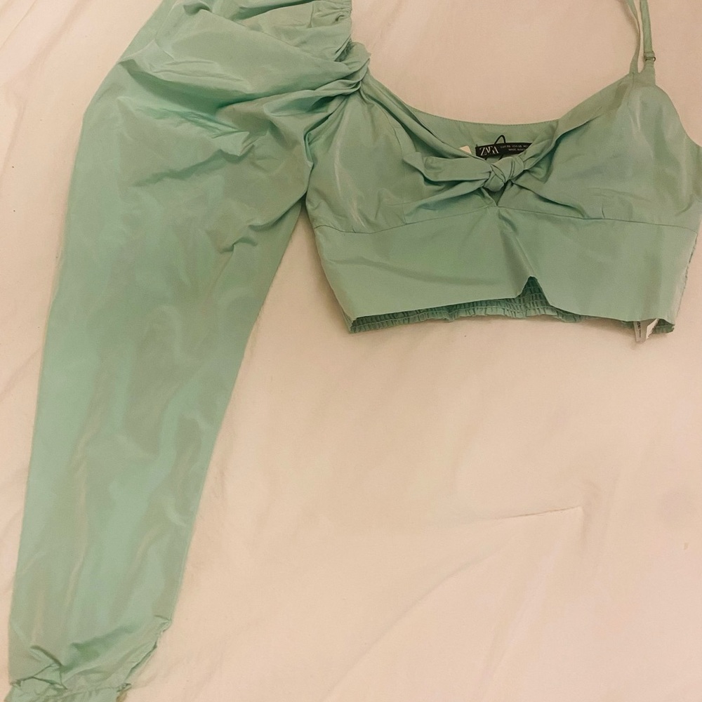 Zara Light Green Twist Detail Top!